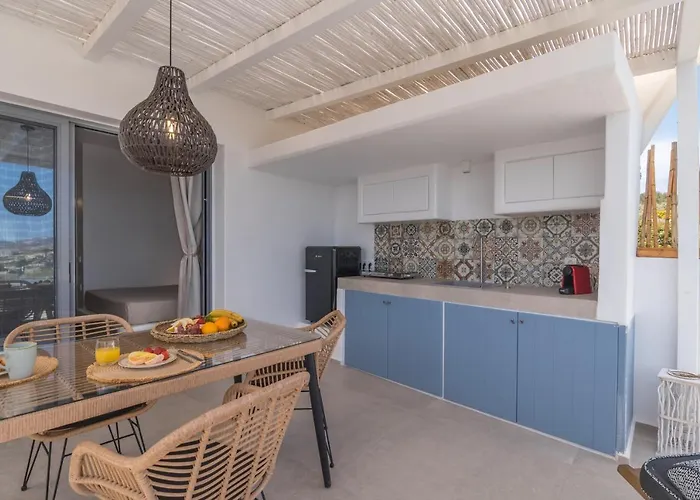 Chrysomelo Tatil Evi Adamantas (Milos)