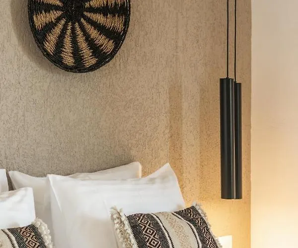 Chrysomelo Semesterbostad Adamantas (Milos)